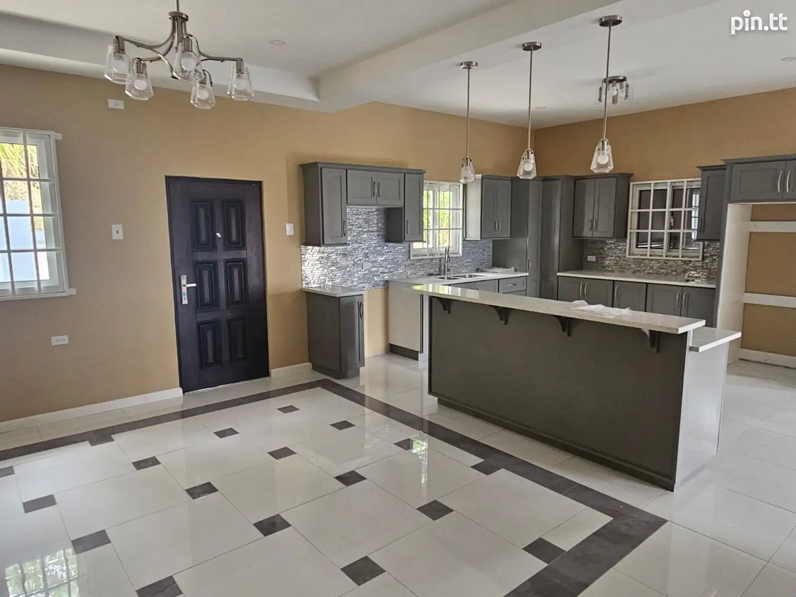 3-bedroom house in Palmiste for sale